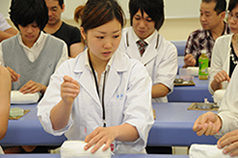 はりともぐさに触れよう