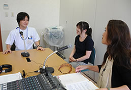 ラジオ収録の模様