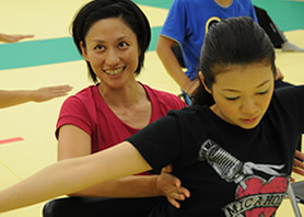 ひとつひとつの動きについて丁寧に指導されます