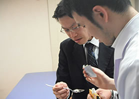 薬をチョコ味のゼリーで隠してみる