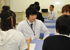 個別相談で学生と本音の話