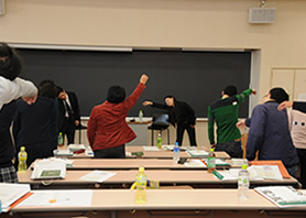 肩こりなどに効くストレッチを伝授