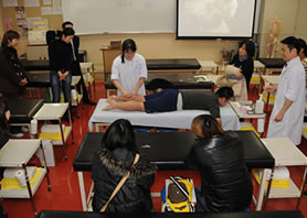 鍼灸学科 松下先生のスポーツ鍼灸