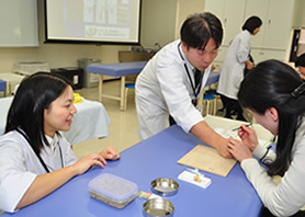 お灸の体験実技