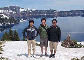 クレーターレイク国立公園にて観光