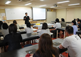 志について語る森鍼灸学科長