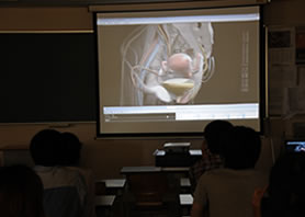 3D映像を使用した模擬授業