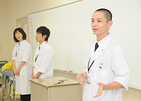 学生による夜間コースの紹介