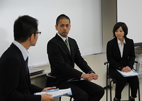 鍼灸学科卒業生の山田先生と津村先生の体験談