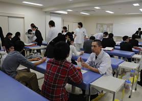 在校生に何でも聞ける個別相談