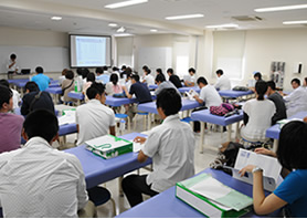 入試ガイドにてＡＯ入試受験のためのエントリーシートを配布します