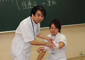 包帯や三角巾などを使ってできる応急手当～デモンストレーション～