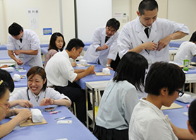 1年生の実技を体験してみよう