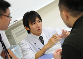 個別相談では在校生に何でも相談できます