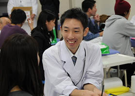 在校生が個別相談で対応します