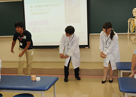 伊黒先生と学生の呼吸がぴったり