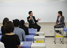 清水先生の笑いを交えたインタビュー