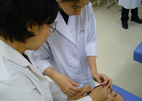 手から手へと『臨床の技』が伝えられる